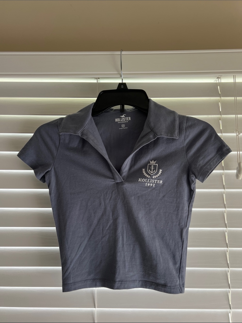 Hollister Short Sleeve Slate Blue Cropped Polo with Crest Size XS
